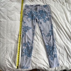Floral Skinny Jeans Size 25 Lavender